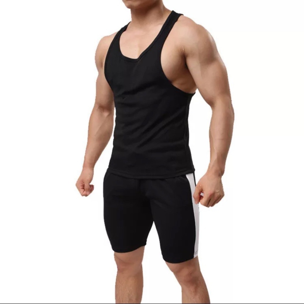 Men’s athletic top and bottoms set